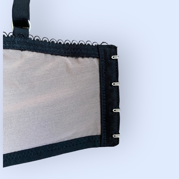 Beautiful Victoria’s Secret bra - Picture 6 of 8